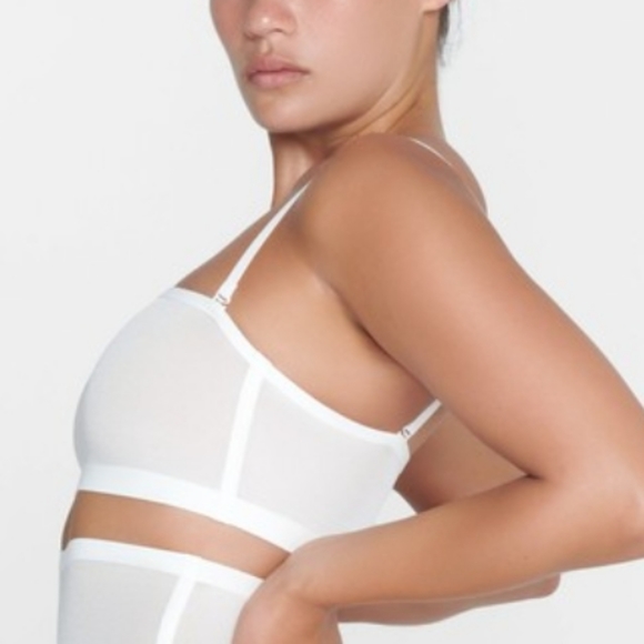 SKIMS Power Mesh Bandeau in Sienna - Picture 13 of 15